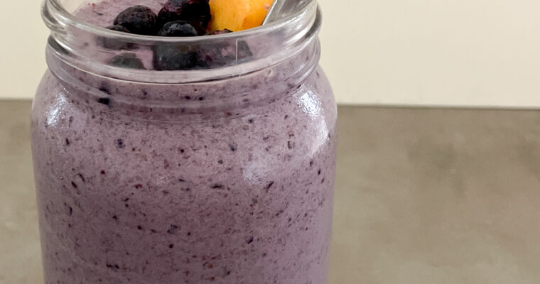 Blueberry Peach Banana Smoothie (with Veggies)